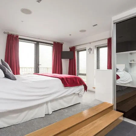 Holiday home Grianan View House *
